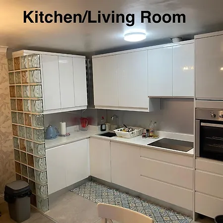 Centre - Tourists And Professionals